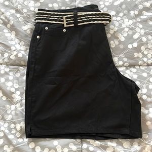 Venezia NWT WOMENS BLACK SHORTS